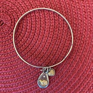 COPY - Brighton bracelet • has wear/tarnishing